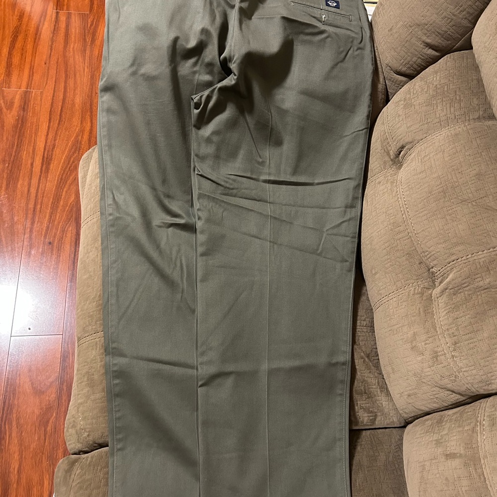 Dockers Men's Khaki Chinos